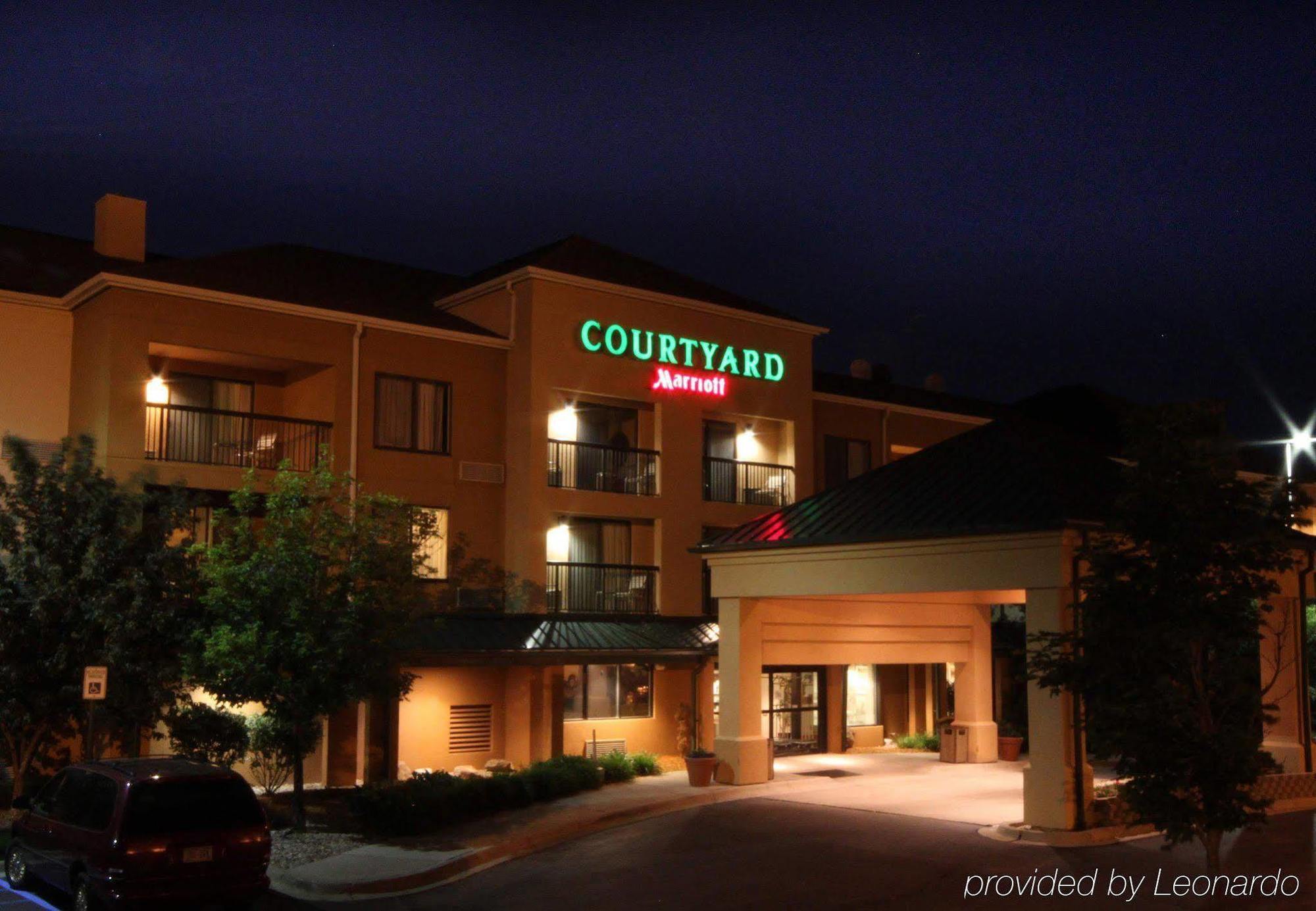 מלון Courtyard By Marriott Flint Grand Blanc מראה חיצוני תמונה